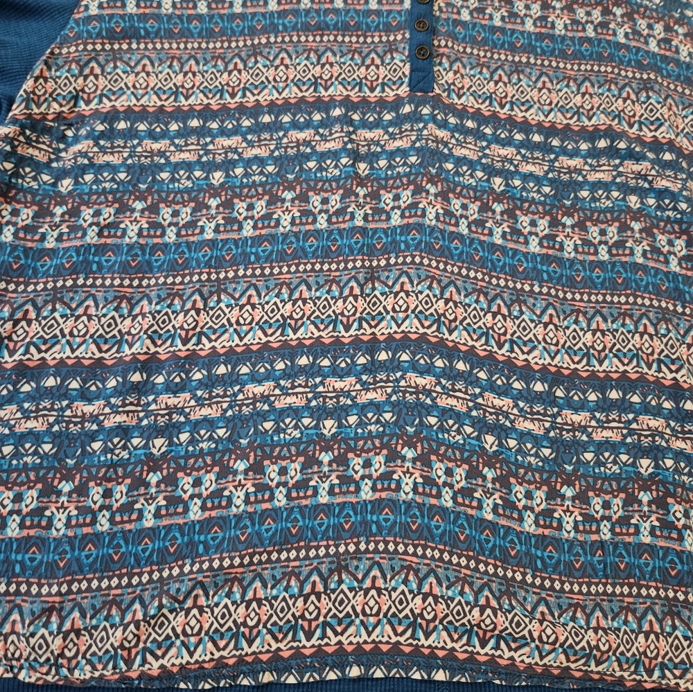Bit & Bridle Women's Size 3x Teal and White Aztec Patterned Blouse - Picture 3 of 12